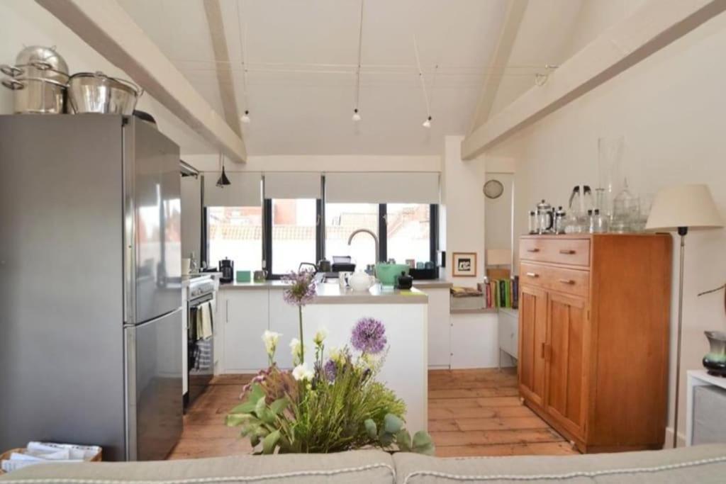 Contractor And Family Friendly Grade II Townhouse- 3 Bedrooms- Free Parking 诺里奇 外观 照片