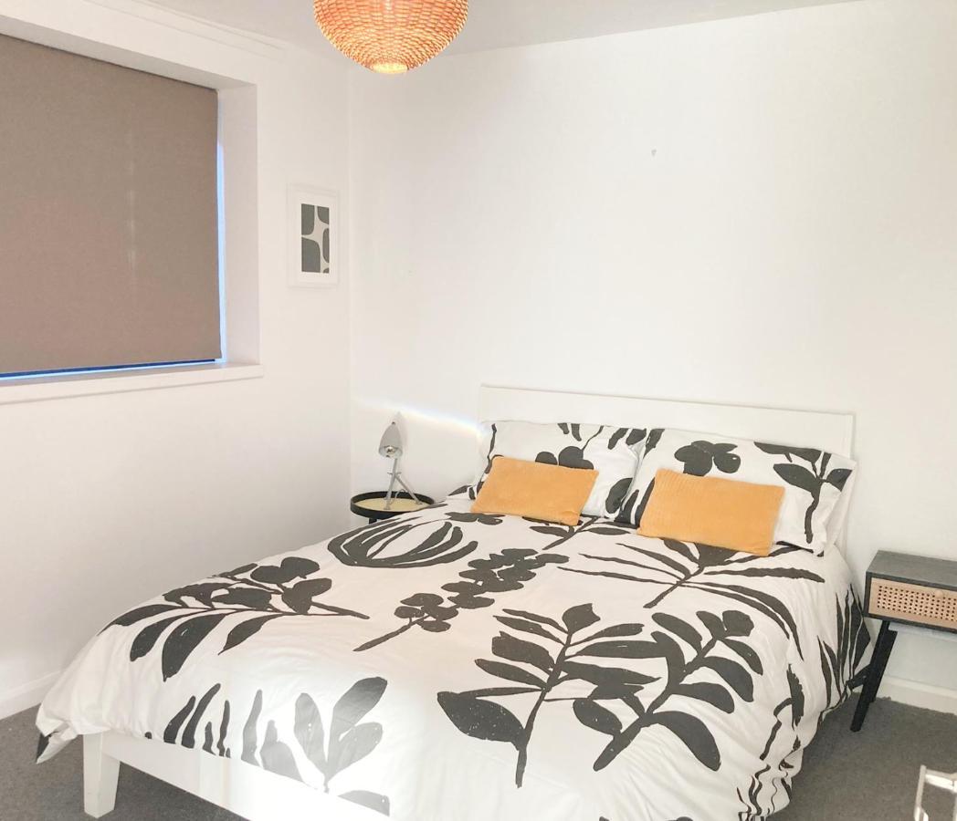 Contractor And Family Friendly Grade II Townhouse- 3 Bedrooms- Free Parking 诺里奇 外观 照片